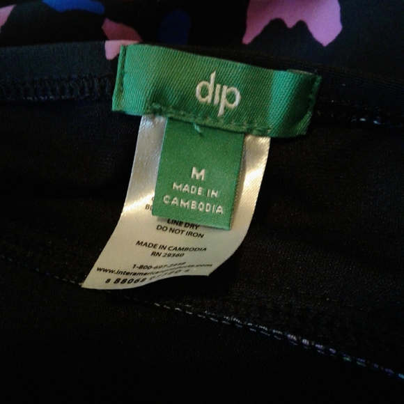 🌺 Like New DIP One Piece Skirted Swimsuit - Picture 5 of 8